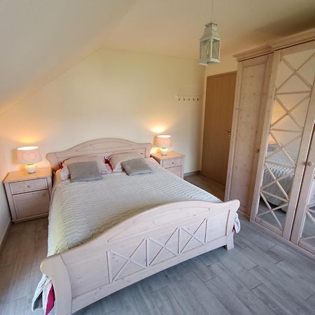Maison Et Velos A Godinne Dans La Vallee De La Meuse Bagian luar foto