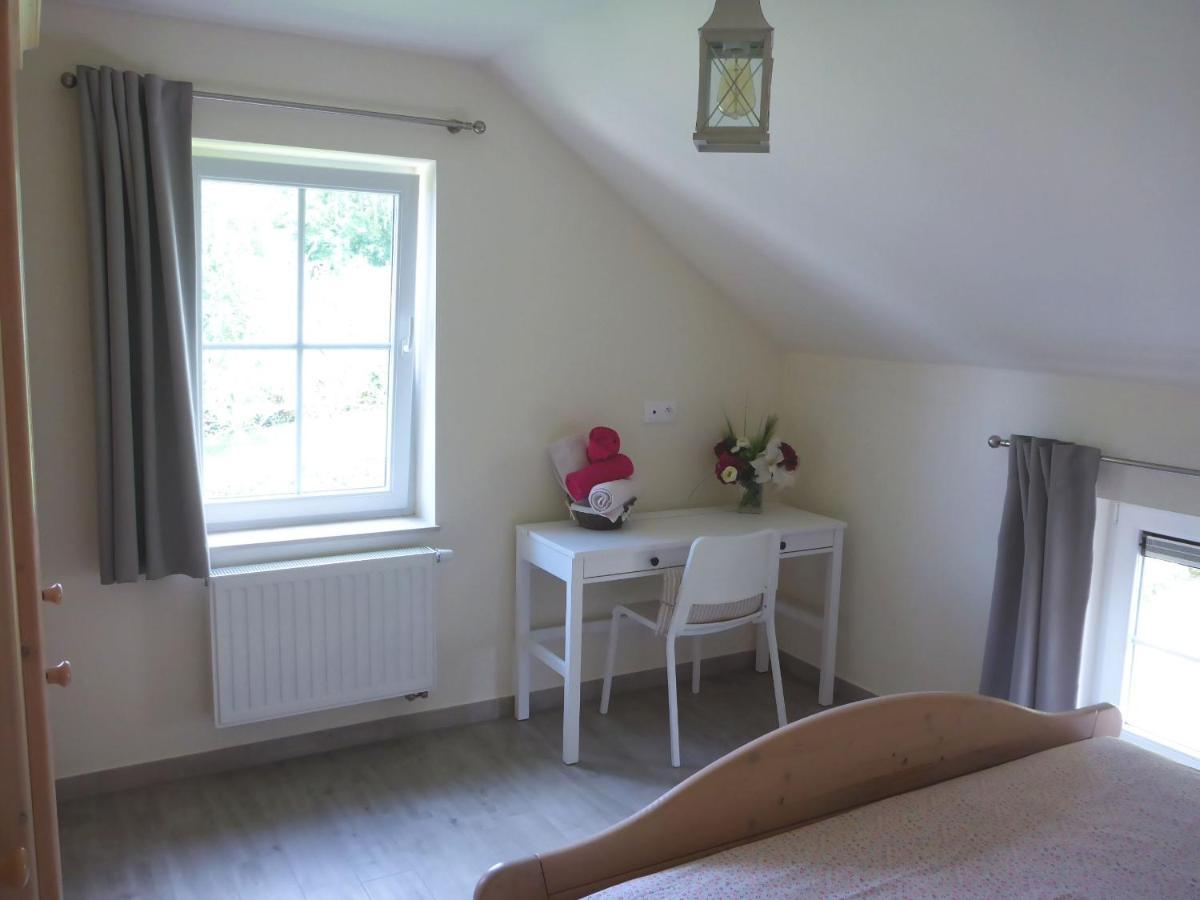 Maison Et Velos A Godinne Dans La Vallee De La Meuse Bagian luar foto
