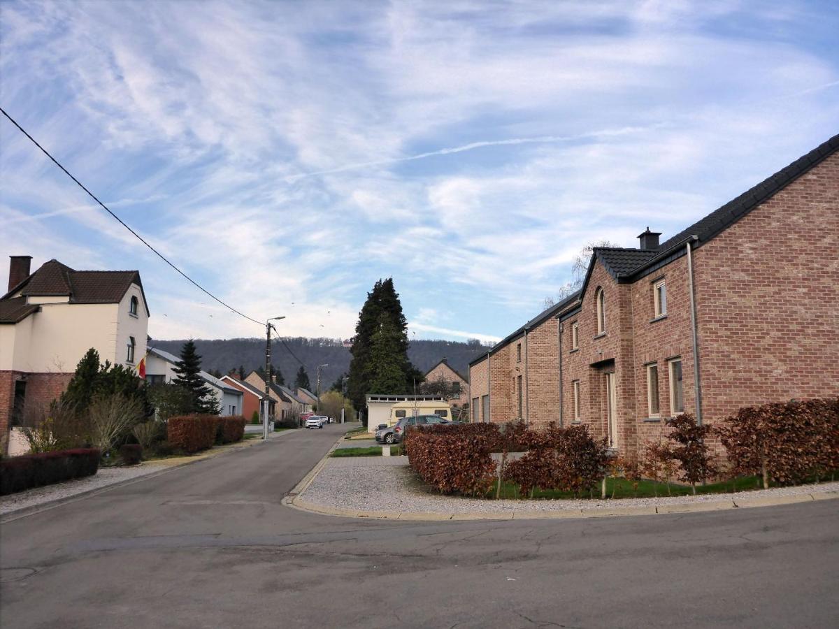 Maison Et Velos A Godinne Dans La Vallee De La Meuse Bagian luar foto