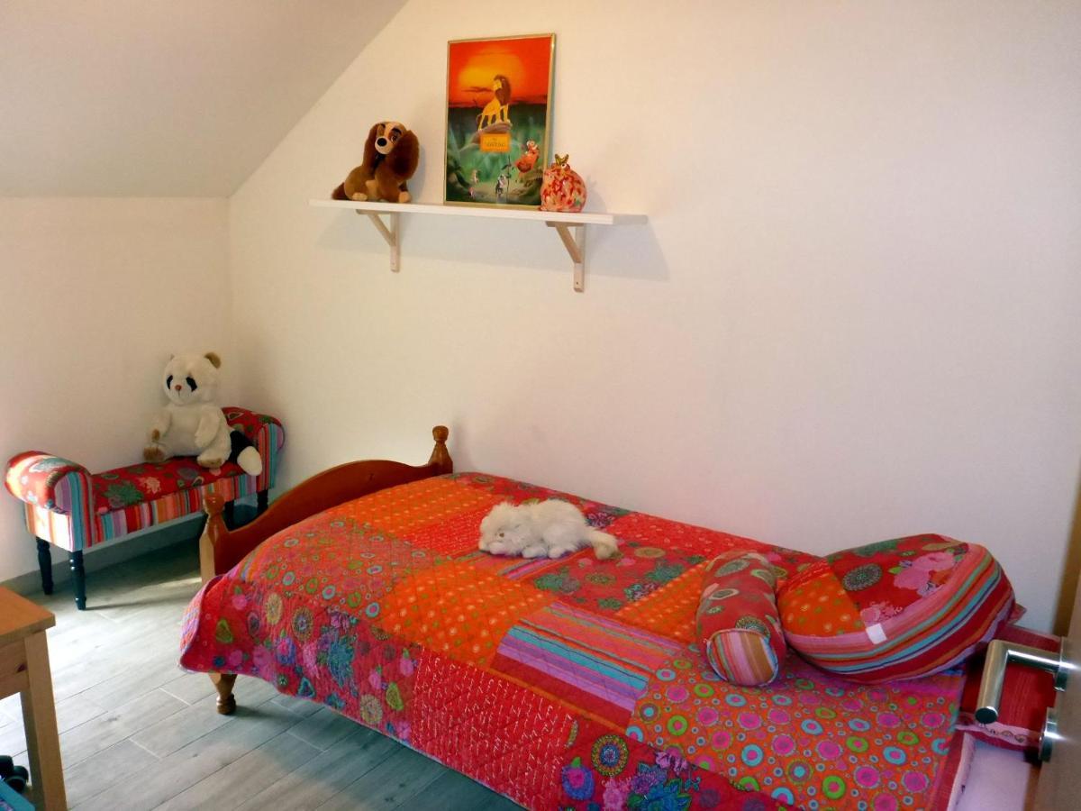 Maison Et Velos A Godinne Dans La Vallee De La Meuse Bagian luar foto
