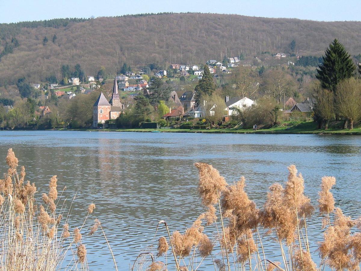 Maison Et Velos A Godinne Dans La Vallee De La Meuse Bagian luar foto