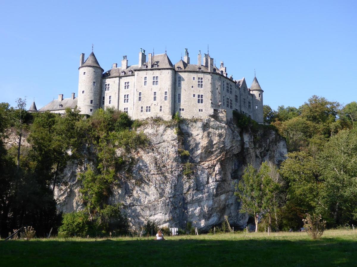 Maison Et Velos A Godinne Dans La Vallee De La Meuse Bagian luar foto