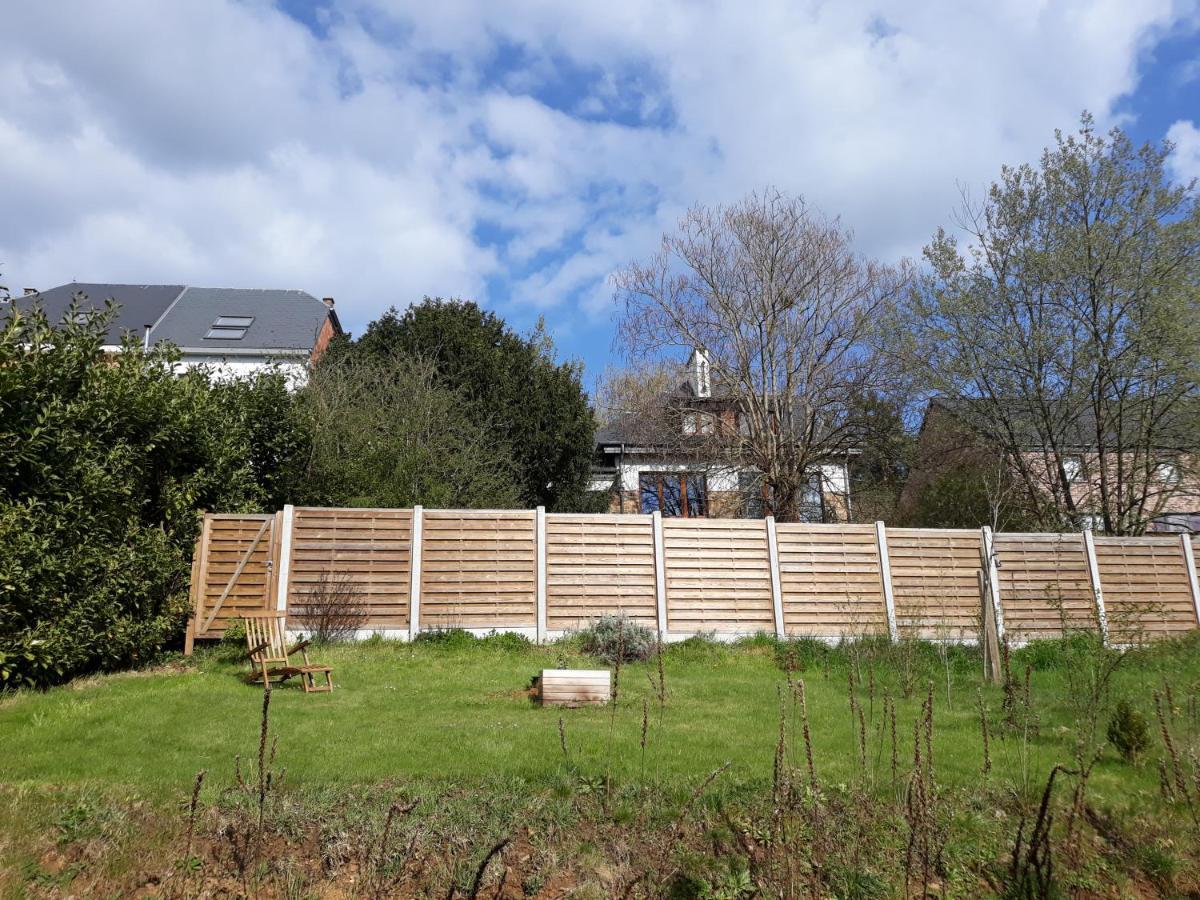 Maison Et Velos A Godinne Dans La Vallee De La Meuse Bagian luar foto