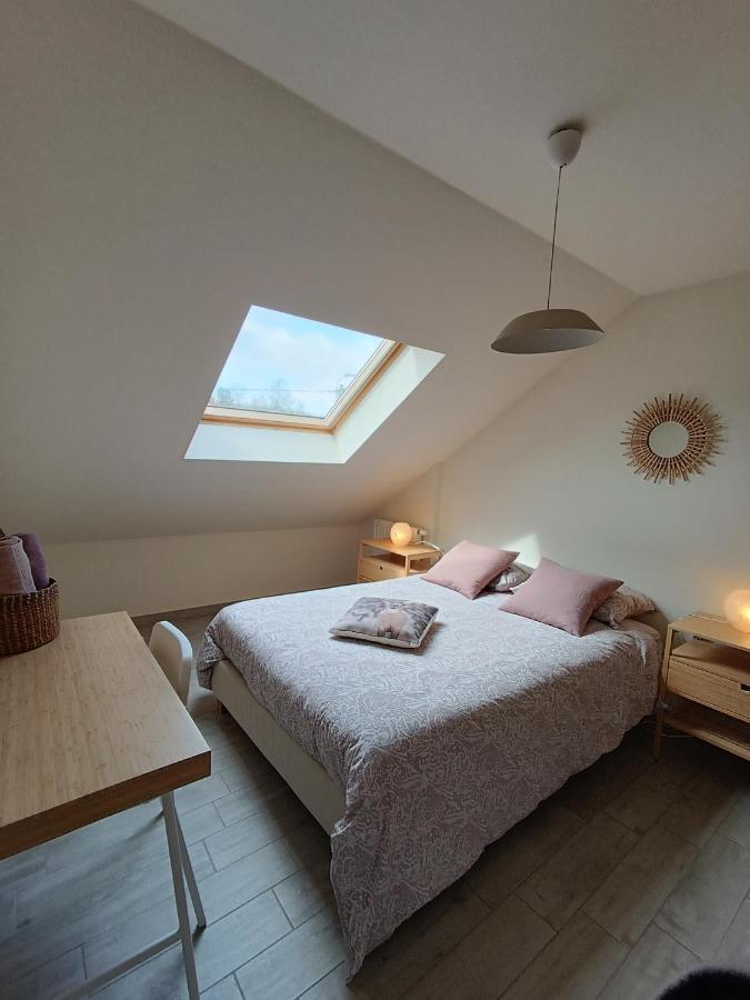 Maison Et Velos A Godinne Dans La Vallee De La Meuse Bagian luar foto
